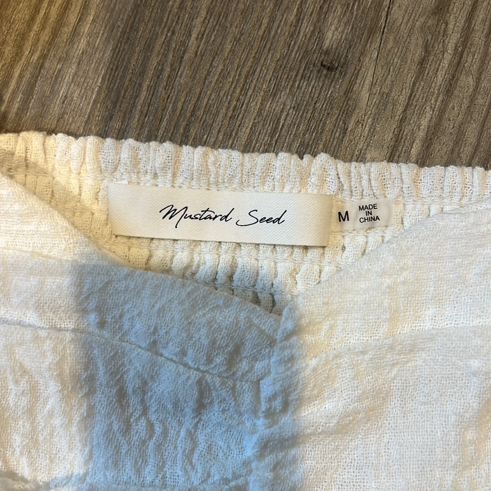 NWOT boutique top - Picture 2 of 3